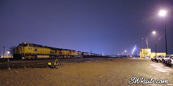 BNSF grain train at Saginaw Texas