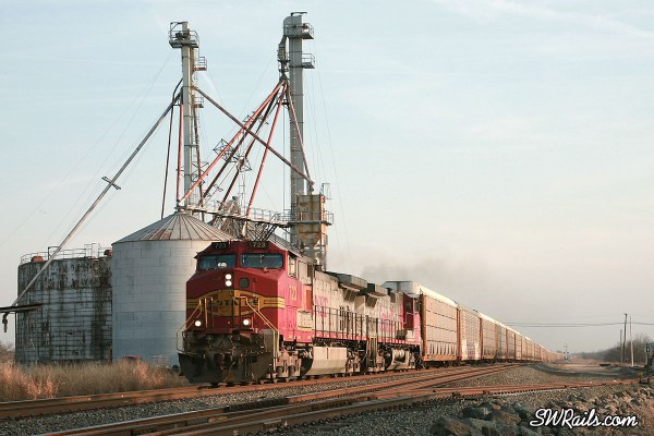 BNSF auto rack train at Heidenheimer, Texas