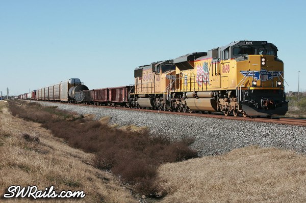 UP-8698-Jan-2-2012-023 UP manifest QWCEW led by SD70ACe 8698 at Missouri City, TX on Jan 2, 2012.