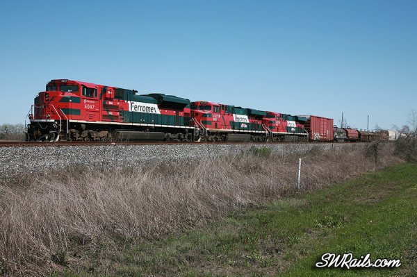 FXE SD70ACe 4047 at Rosenberg TX