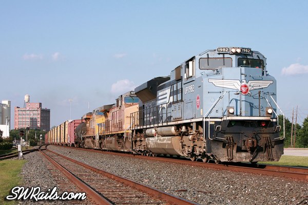 UP SD70ACe 1982, MP heritage engine, leads a QEWWC train at Sugar Land TX