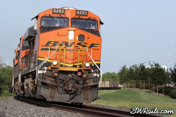 BNSF ES44AC 6263 at Sugar Land TX
