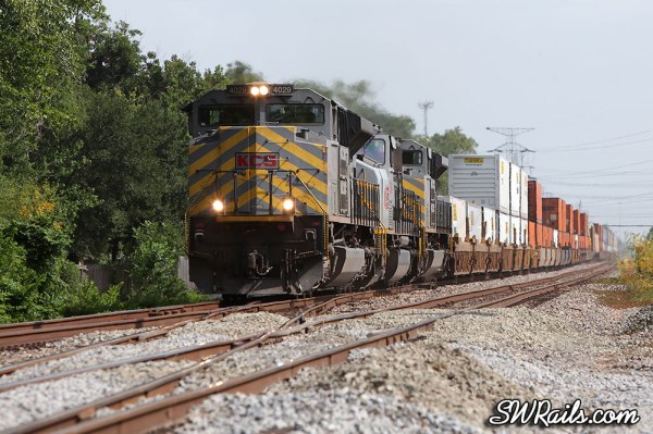 KCS SD70ACe 4029 and intermodal train at Houston TX