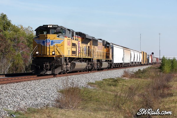 Union Pacific SD70ACe 8408 at Missouri City TX with freight train MEWEG-21 on 11/21/2012