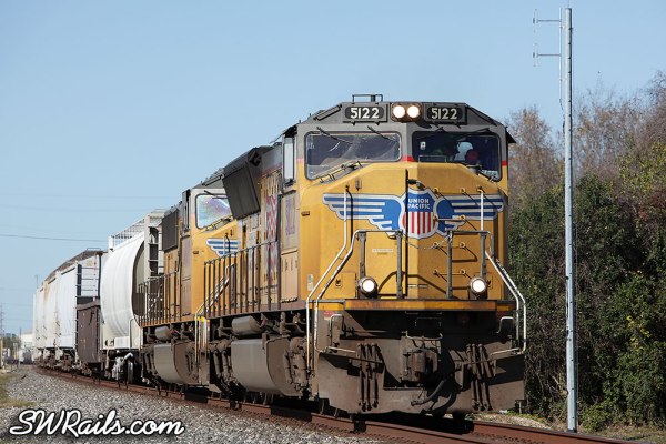UP SD70M 5122 on MLDEW train at Stafford TX