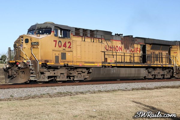 UP 7042 on MEWEG train at Stafford, TX
