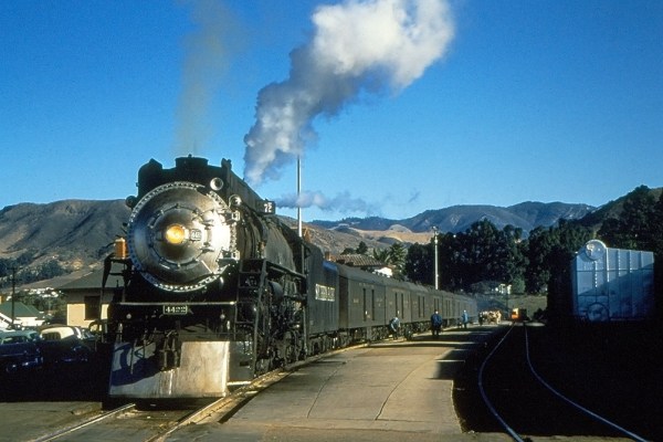 Southern Pacific GS-3 steam locomotive 4422 at San Luis Obispo, CA 