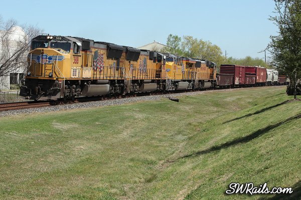 UP SD70M 3818 on MEWEY train at Stafford, tX