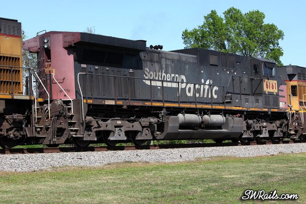 Union Pacific AC4400CW 6181 still in Southern Pacific colors