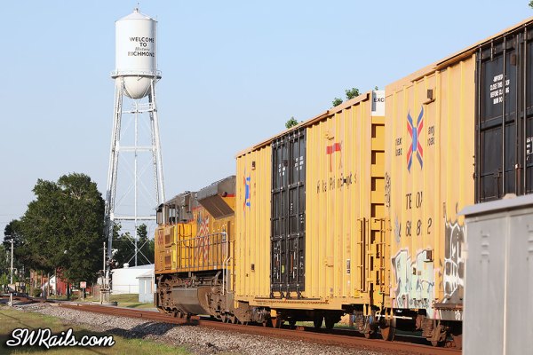 DPU SD70ACe 8604 on QEWWC train at Richmond TX June-3-2013-016