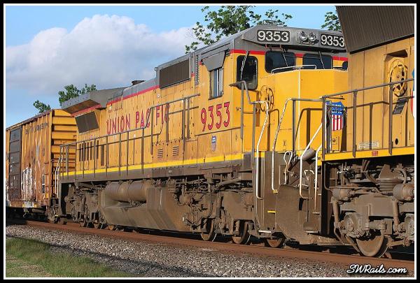 UP C40-8 9353 on QEWWC train at Richmond TX